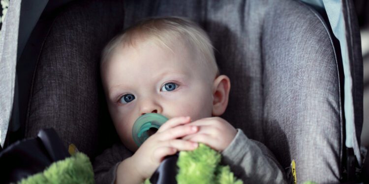 Can you feed a baby in a car seat Can you feed a baby in a car seat