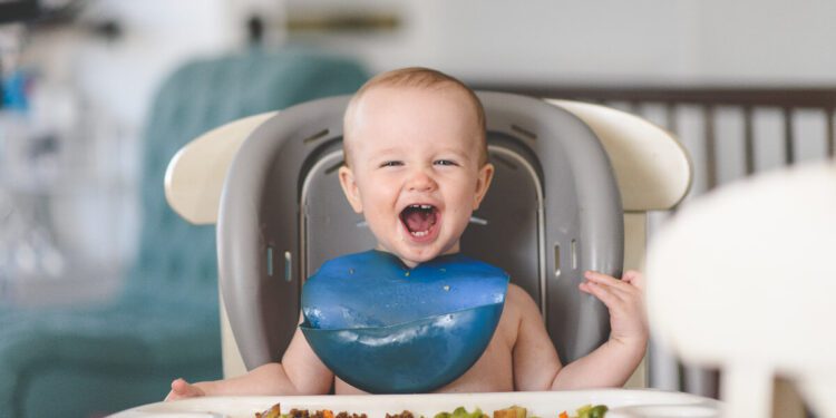 Why do babies moan when they eat Why do babies moan when they eat