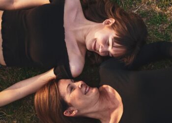 Why do teenage daughters hate their mothers